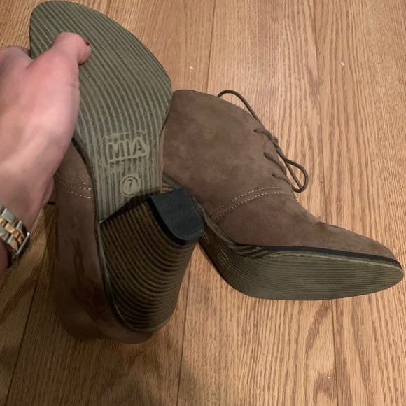 Booties - Picture 5 of 5